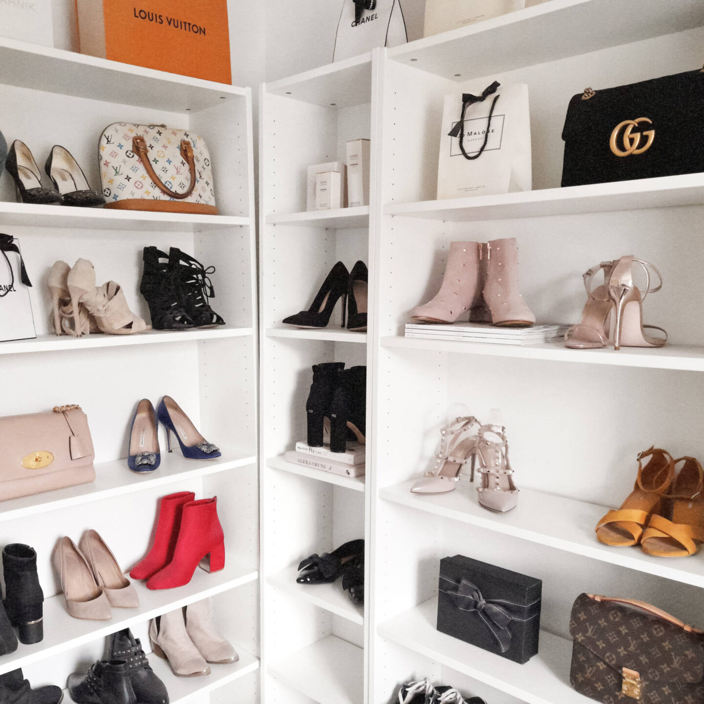 How I Categorise and Organise My Closet