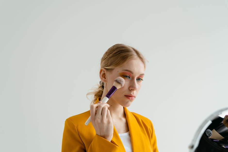 Heatproof Makeup That Survives a Heatwave