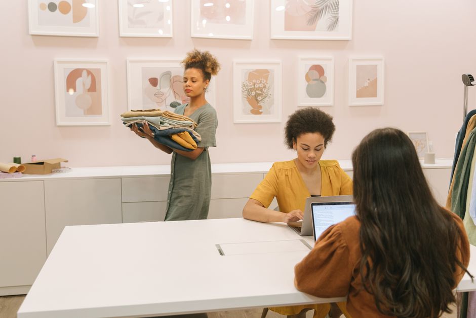 Rent The Runway Vs Nuuly: Rent the Runway vs. Nuuly: Which Dress Rental Service Saves You More?