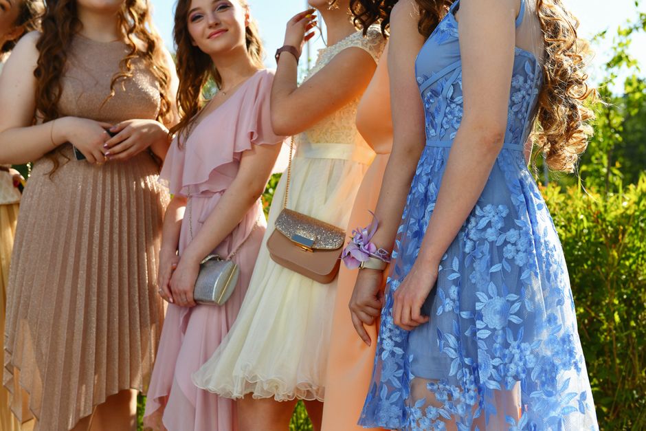 What to Wear to a Spring Wedding: 6 Rules That Work