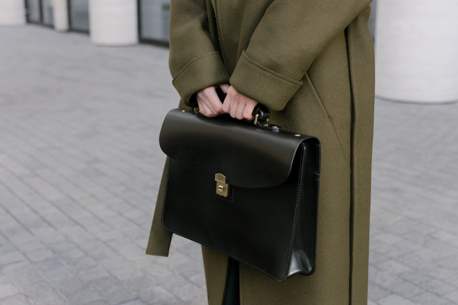 How to Choose an Everyday Handbag for Real Life
